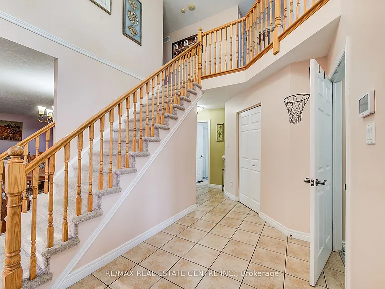 16 Paulstown Cres — Photo 7