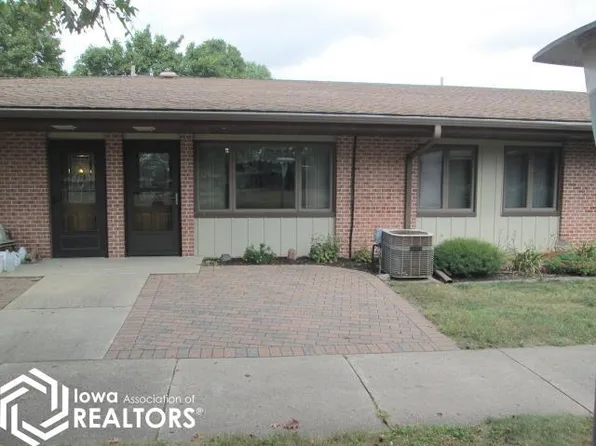 215 Country Club Dr APT M, Belmond, IA 50421