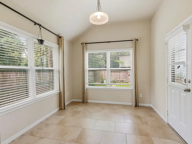 24142 Auburn Woods Ct — Photo 10