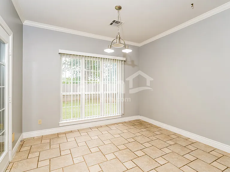3310 W Atlanta St — Photo 5