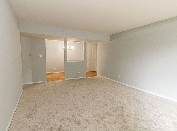 4th image of 5721 W 103rd St APT 101