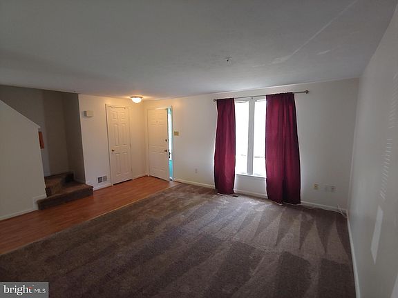 2nd image of 920 Gainsborough Ct #920