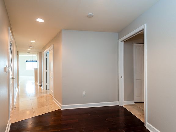 3rd image of 10 Aragon Ave Suite 805