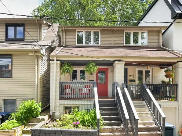 739 Craven Rd, Toronto, ON M4L 2Z7