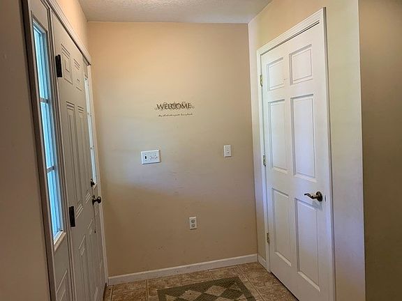 4th image of 318 E Bogardus St