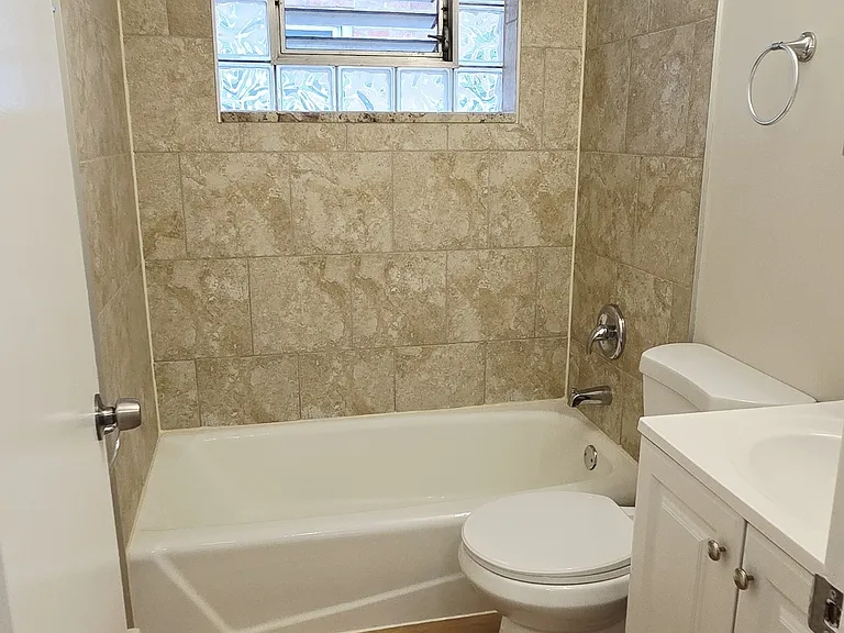 5835 W 63rd St — Photo 28