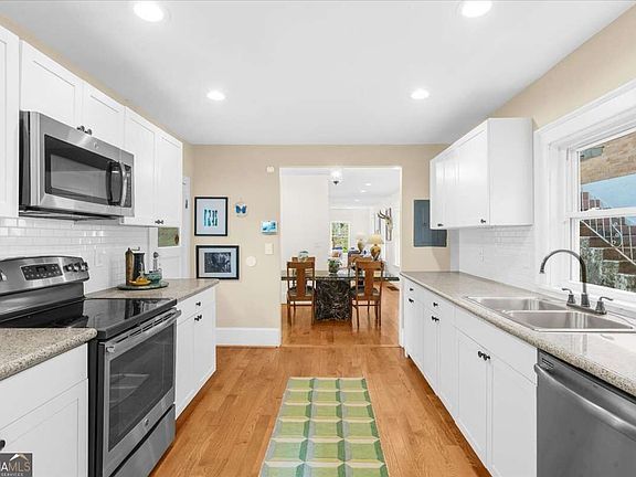 5th image of 87 Warren St SE