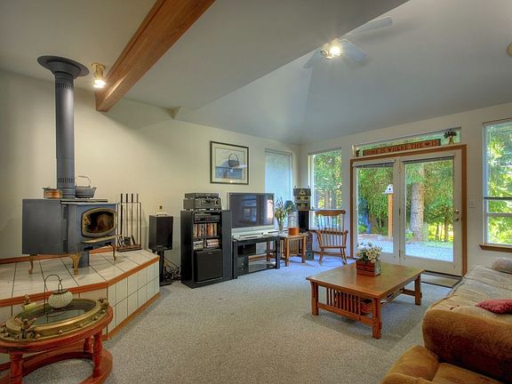 4th image of 26140 Calvary Ln NE