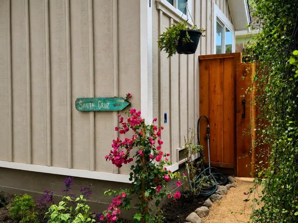 210 Brook Ave #C, Santa Cruz, CA 95062