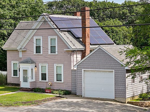 3rd image of 131 Pleasant Valley St