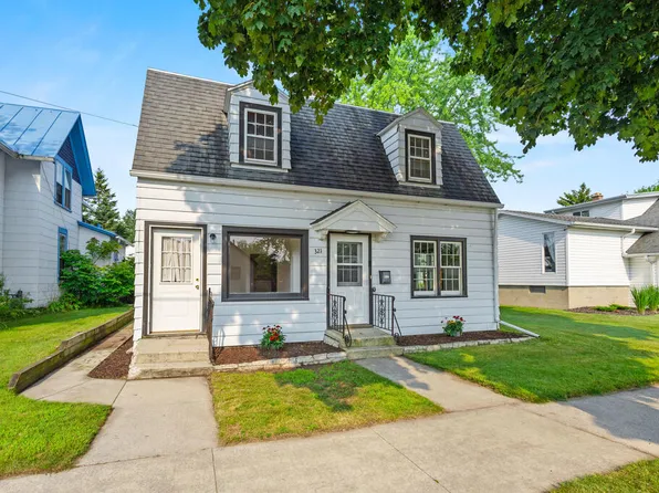 321 Mill St, Algoma, WI 54201
