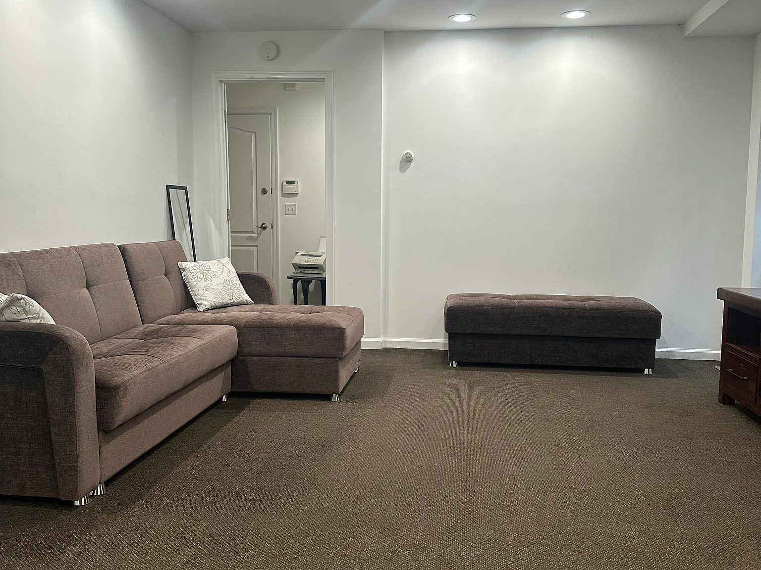 Studio, 1944 sqft, $1,600 — Photo 3