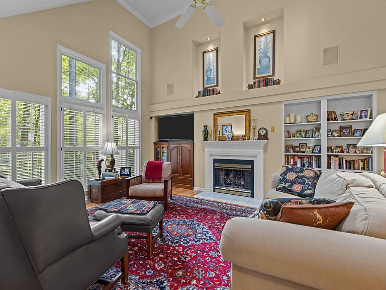 8516 Wheeling Dr — Photo 20