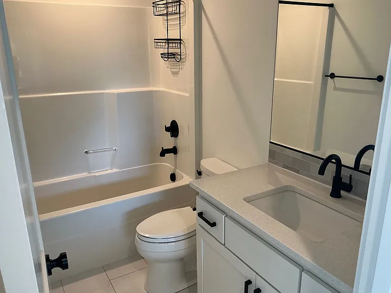 4128 SW Amelia Ter — Photo 16
