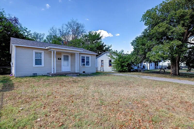 2 bed, 1.0 bath, 720 sqft, $875 — Photo 3