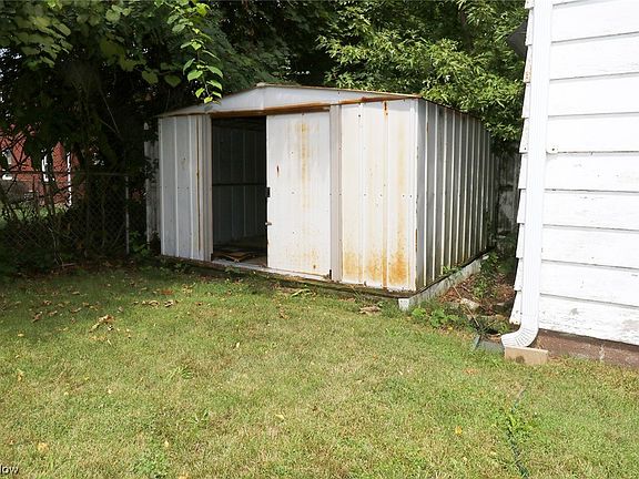 3rd image of 741 Brady Ave