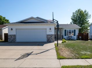 2709 Lexington Dr, Bismarck, ND 58503