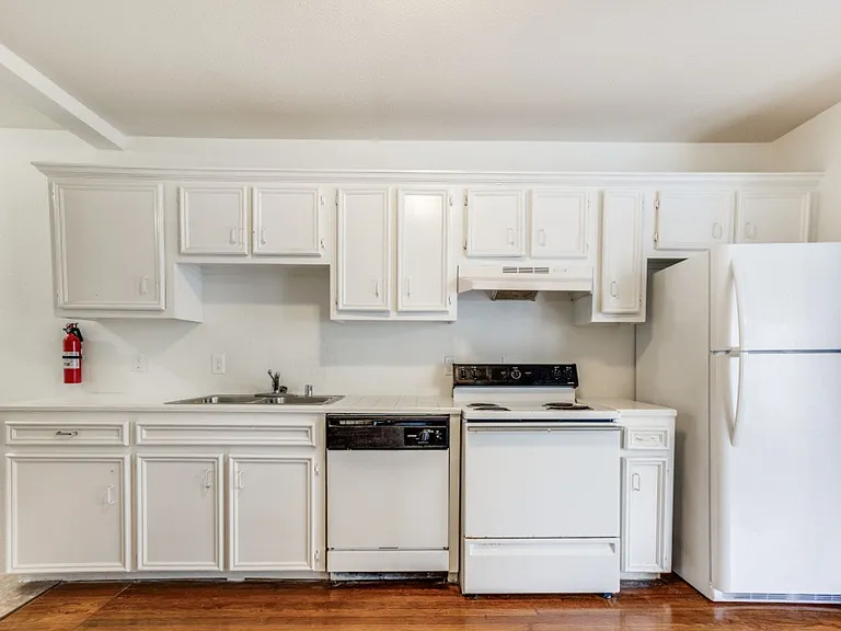 519 W Main St #3 — Photo 6
