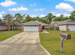 1754 Ivalea Cir, Navarre, FL 32566