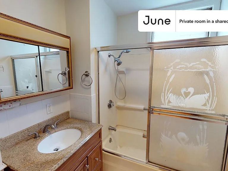 105 Walnut St #C — Photo 3