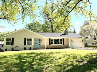 228 Timbercrest Rd, Saint Louis, MO 63122