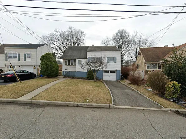 10 Jonquil Cir, Fords, NJ 08863