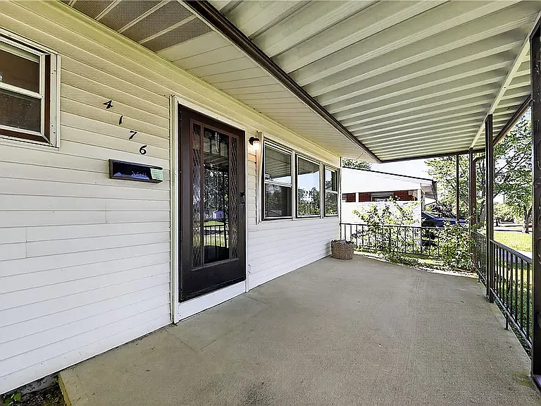 3 bed, 960 sqft, $1,400 — Photo 3
