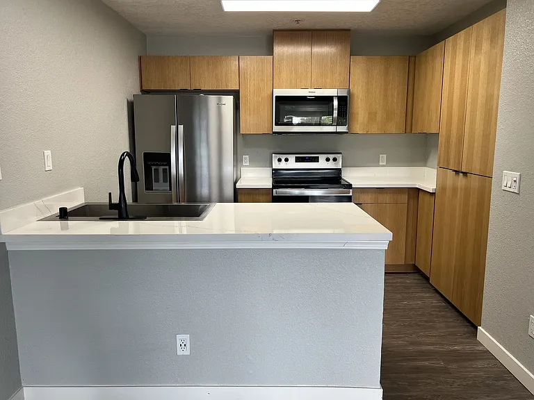 River House Apartments — Photo 74