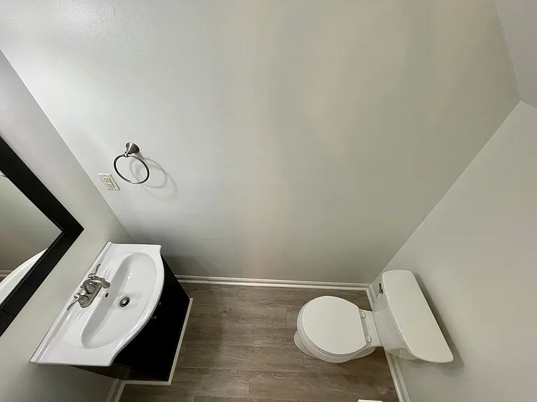 32 Huntsfield Dr #B — Photo 9