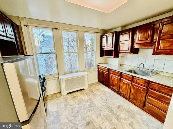 1016 W Duncannon Ave, Philadelphia, PA 19141