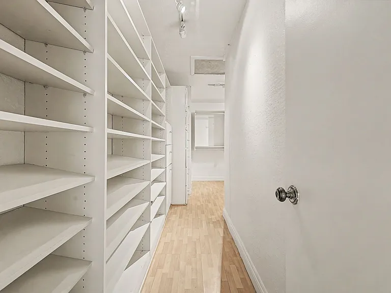 3172 Bel Air Dr — Photo 28