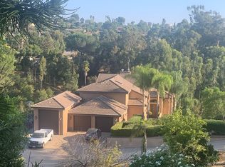 855 N Stage Coach Ln, Fallbrook, CA 92028