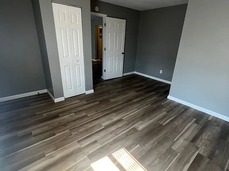 335 E North St #260 — Photo 2