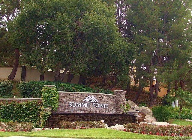2nd image of 1013 S Summer Breeze Ln