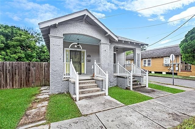 1st image of 922 Saint Maurice Ave