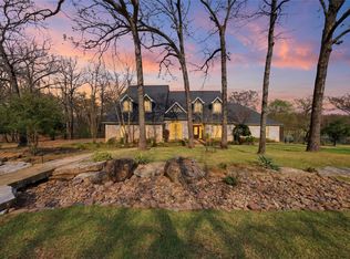 224 Colonial Dr, Mabank, TX 75156