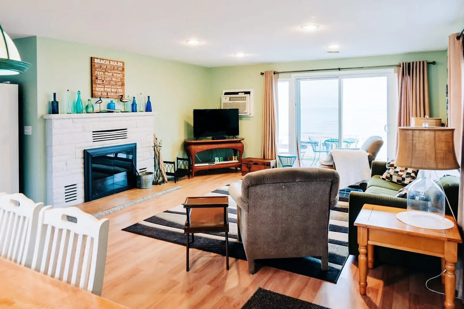 4 bed, 2.0 bath, 1797 sqft, $2,580 — Photo 4