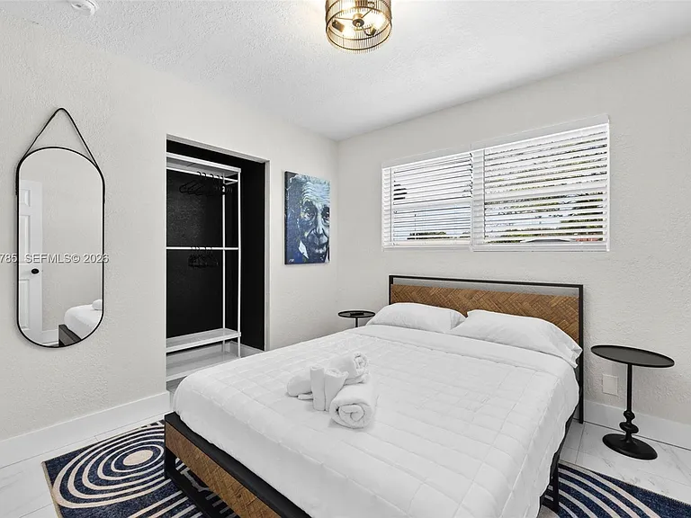 710 SW 70th Ave — Photo 7