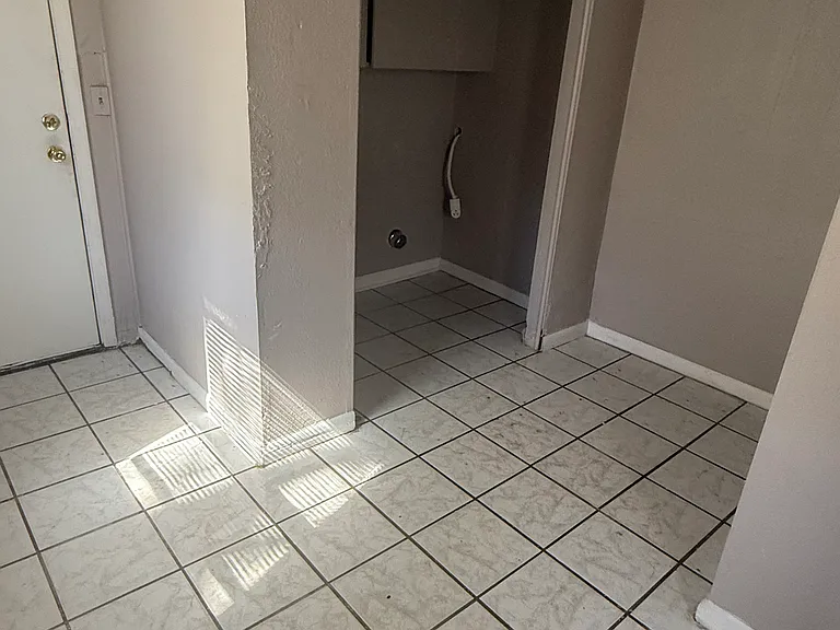 3020 Barnett St — Photo 20