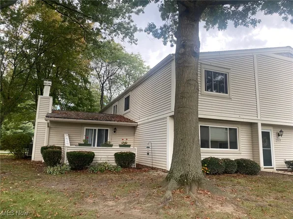 3263 Bay Landing Dr #27, Westlake, OH 44145