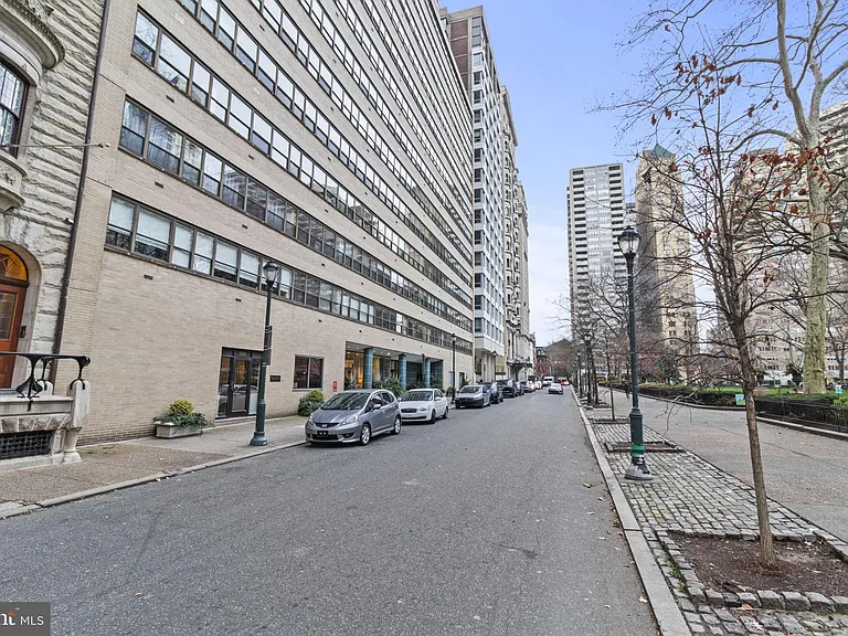 1806 Rittenhouse Sq #18-209 — Photo 3