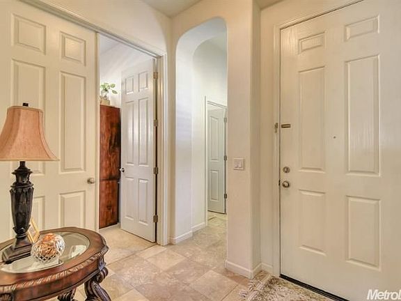 5th image of 141 Mill Valley Cir N
