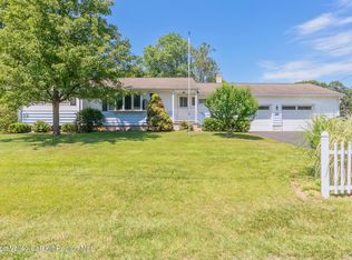 2 Dewitt Dr, Saugerties, NY 12477