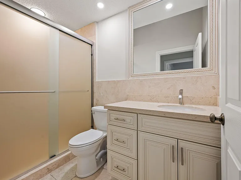 2055 Regents Blvd — Photo 21