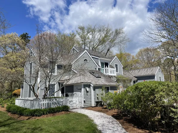 17 Seagrass Lane, Mashpee, MA 02649