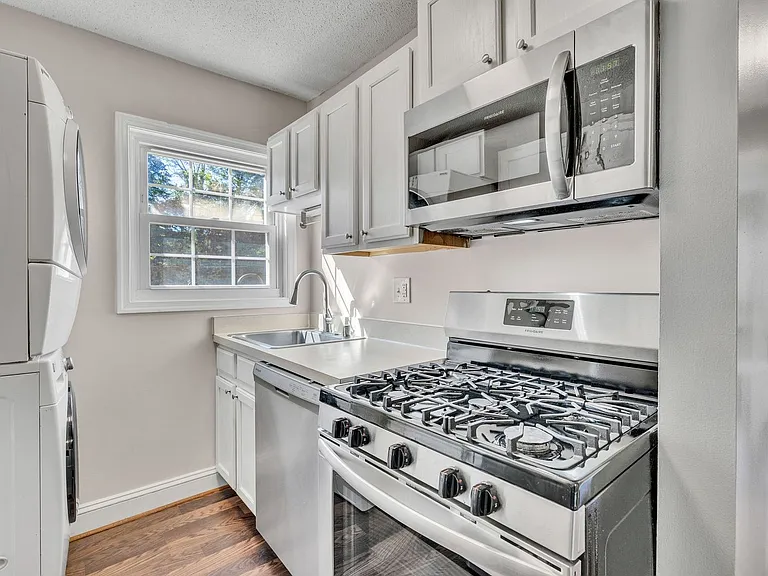 2237 Farrington Ave #203 — Photo 8