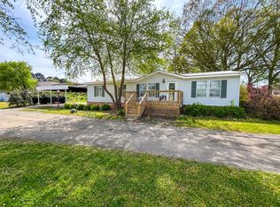 30996 Broad St, Bruceton, TN 38317