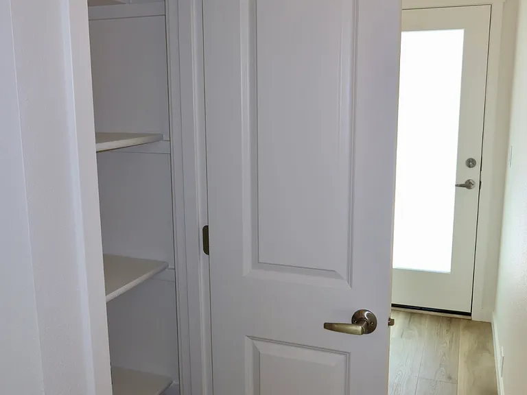 723 Elkins Way SE — Photo 8