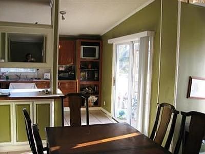 Kitchen/ Dining room