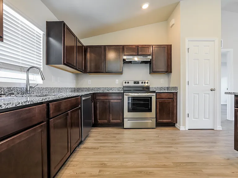 7183 Batavia St — Photo 4
